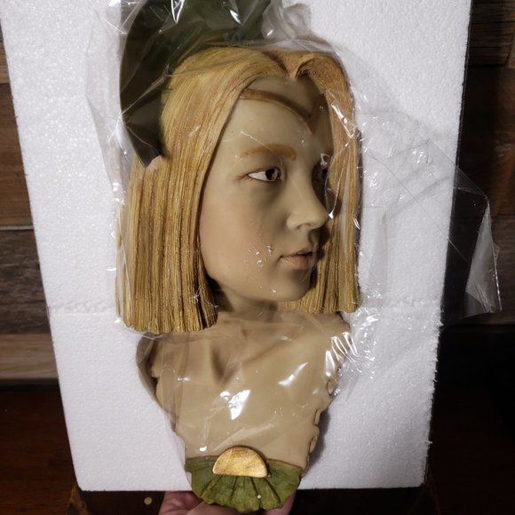 Flambro  USA 4 Seasons Spring Elf Bust Sculpture by Michael Talbot - Picture 9 of 9